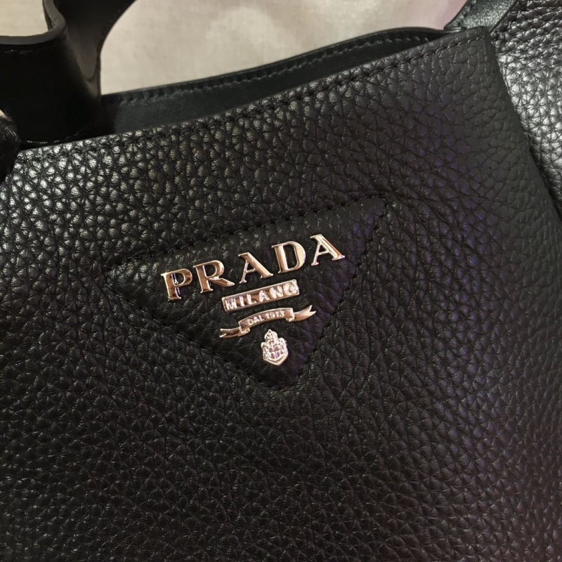 Pra*a bucket bags